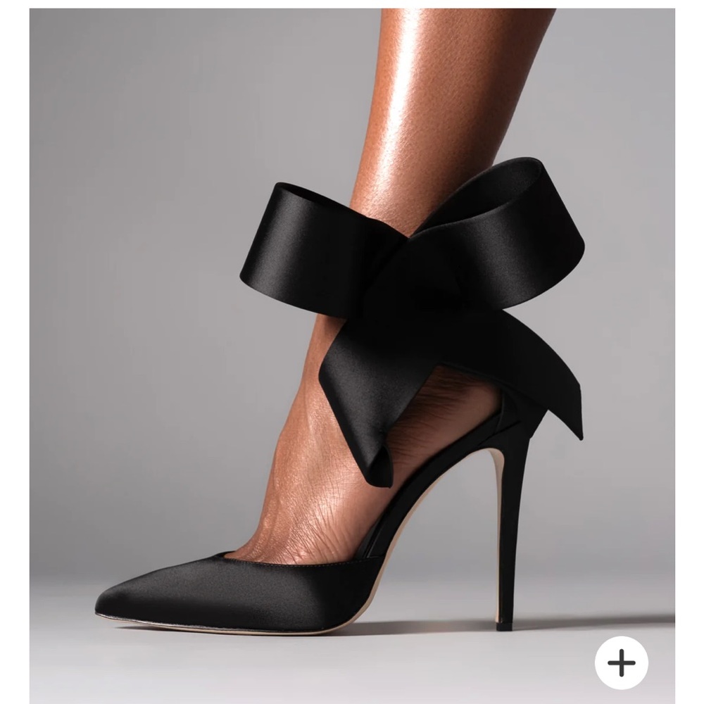 Aminah Abdul Jillil black suede pumps size 7